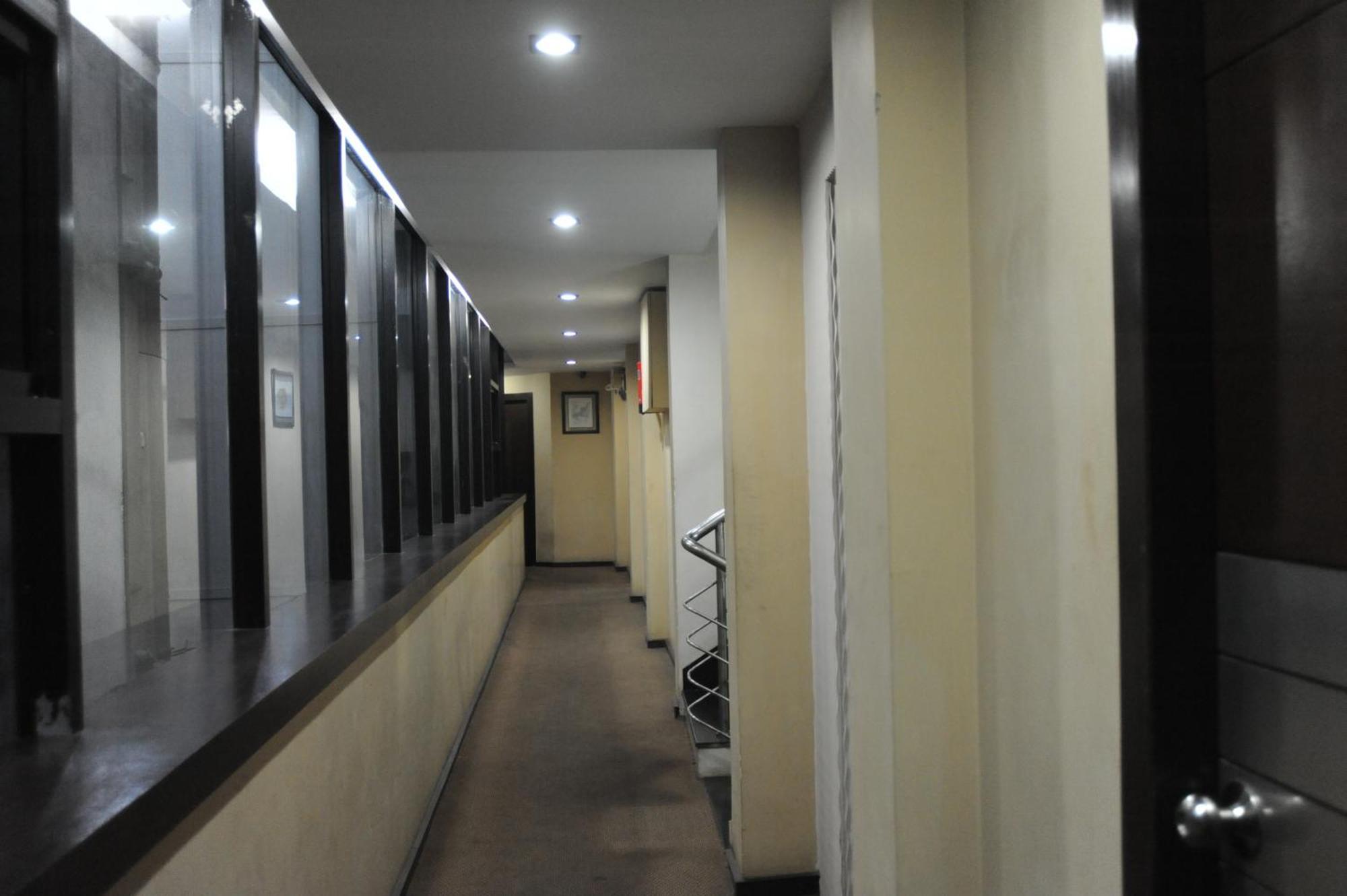 Hotel Lee International Καλκούτα Εξωτερικό φωτογραφία