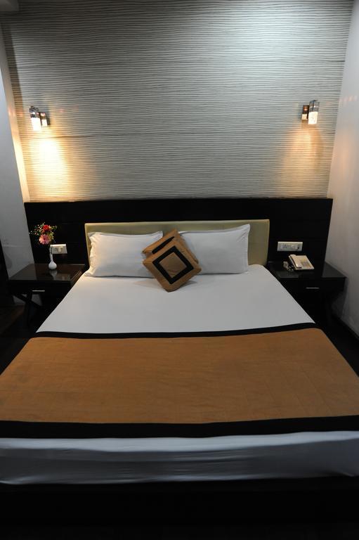 Hotel Lee International Καλκούτα Εξωτερικό φωτογραφία