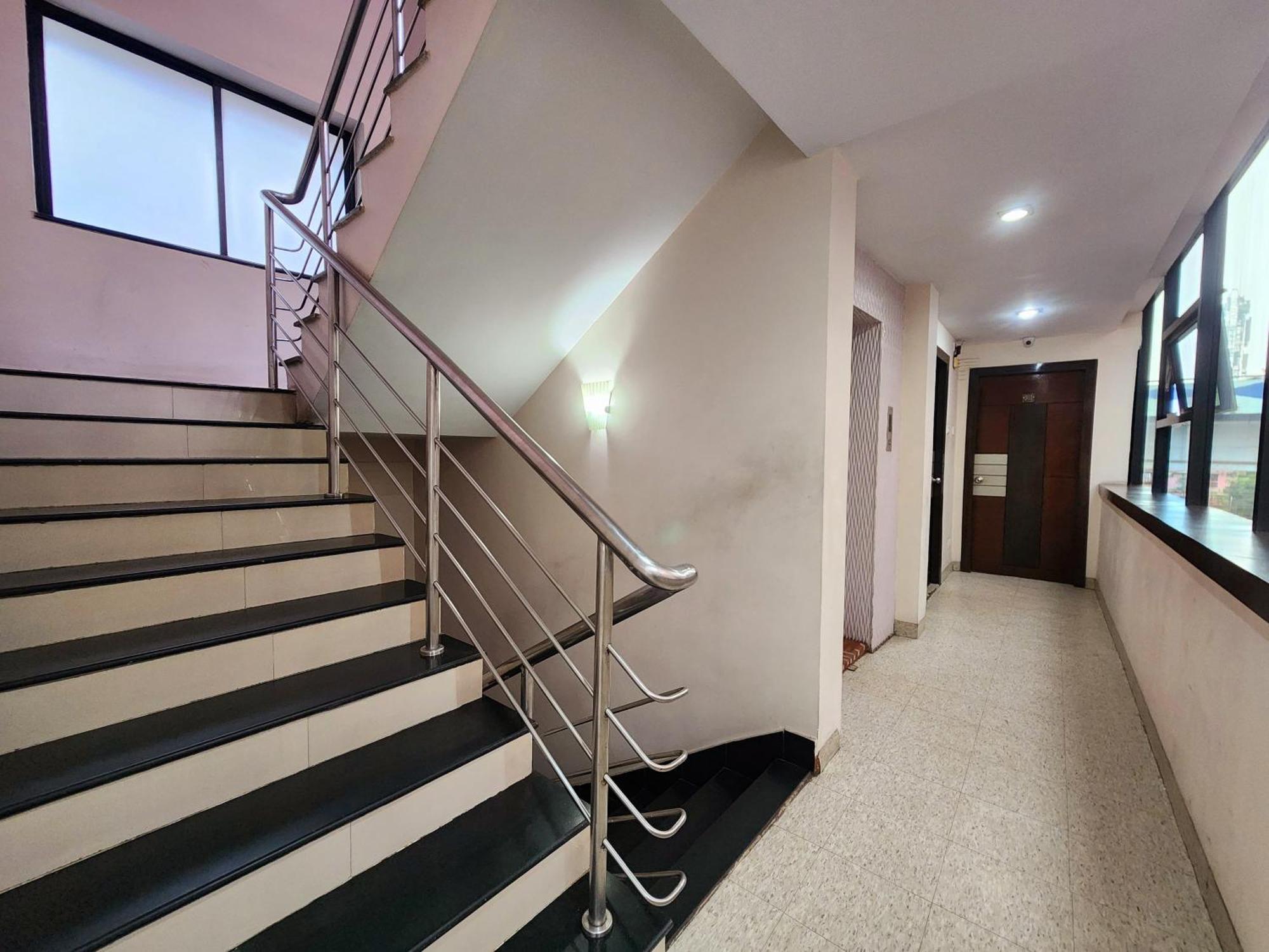 Hotel Lee International Καλκούτα Εξωτερικό φωτογραφία