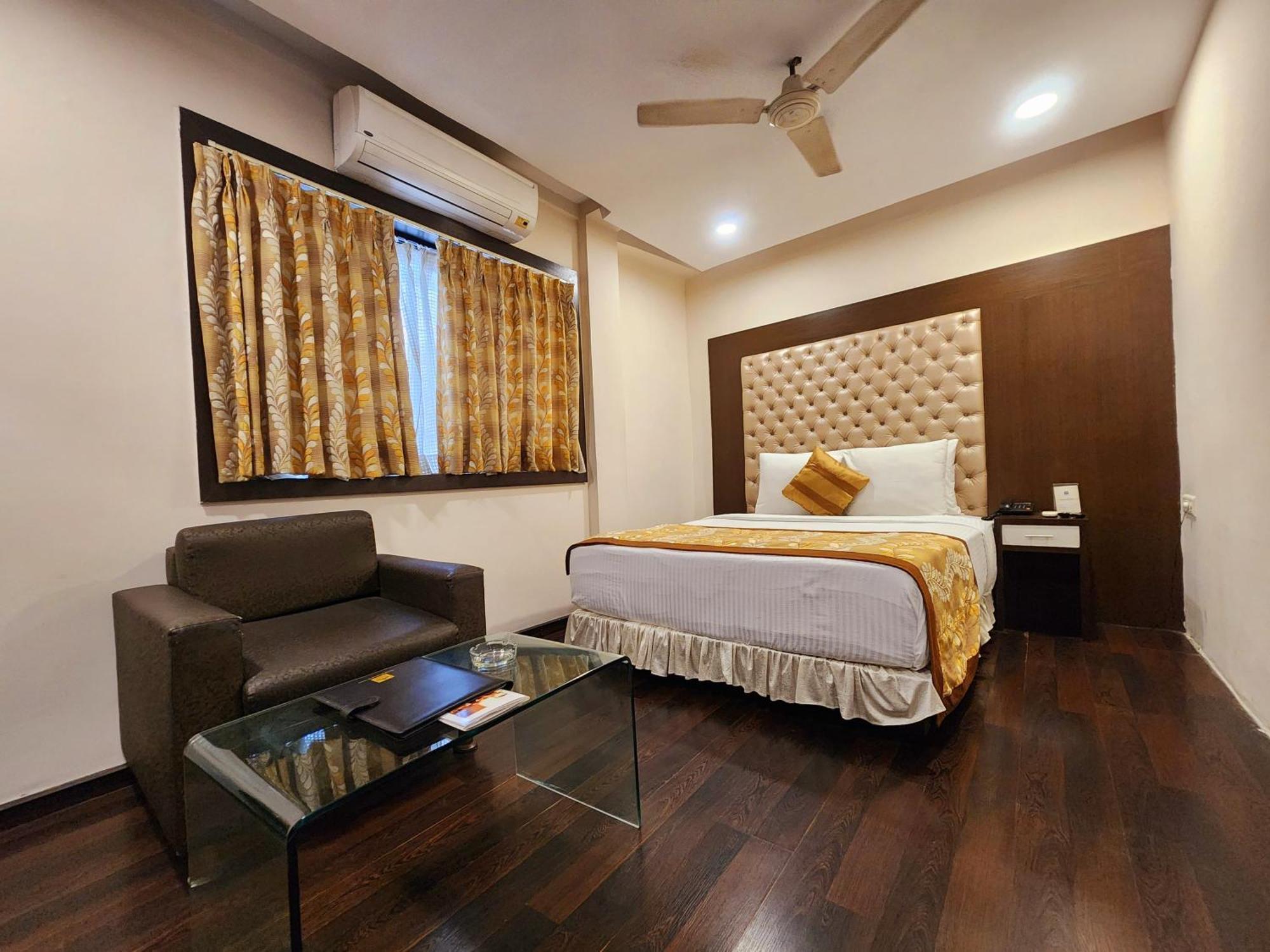 Hotel Lee International Καλκούτα Εξωτερικό φωτογραφία