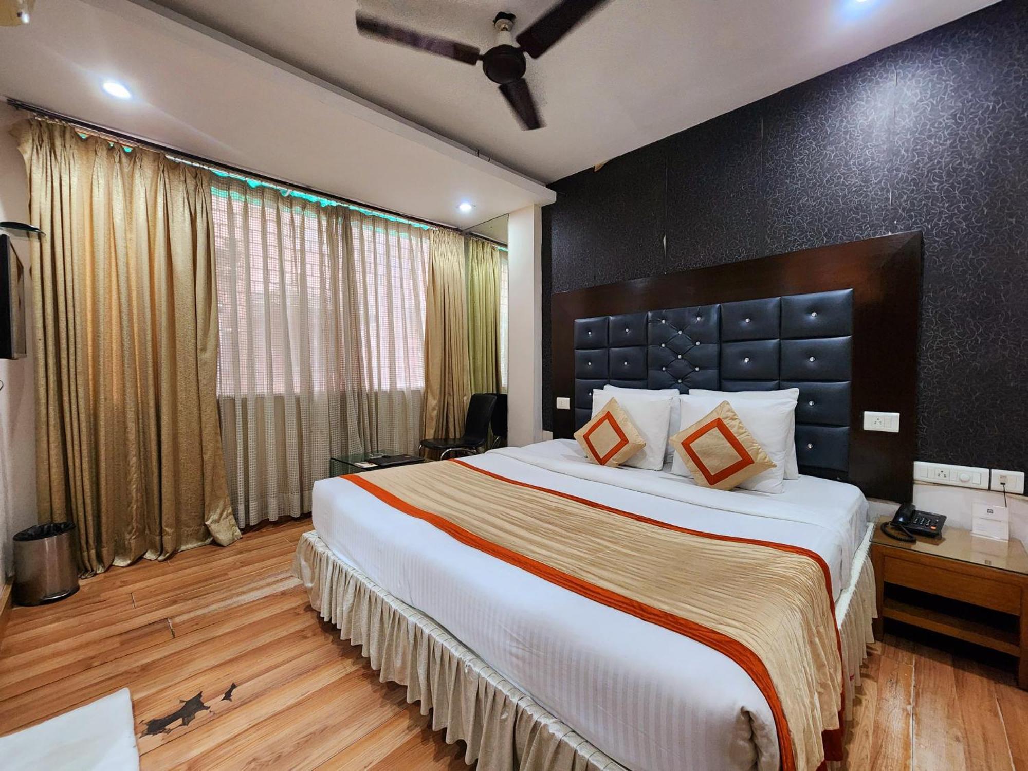 Hotel Lee International Καλκούτα Εξωτερικό φωτογραφία