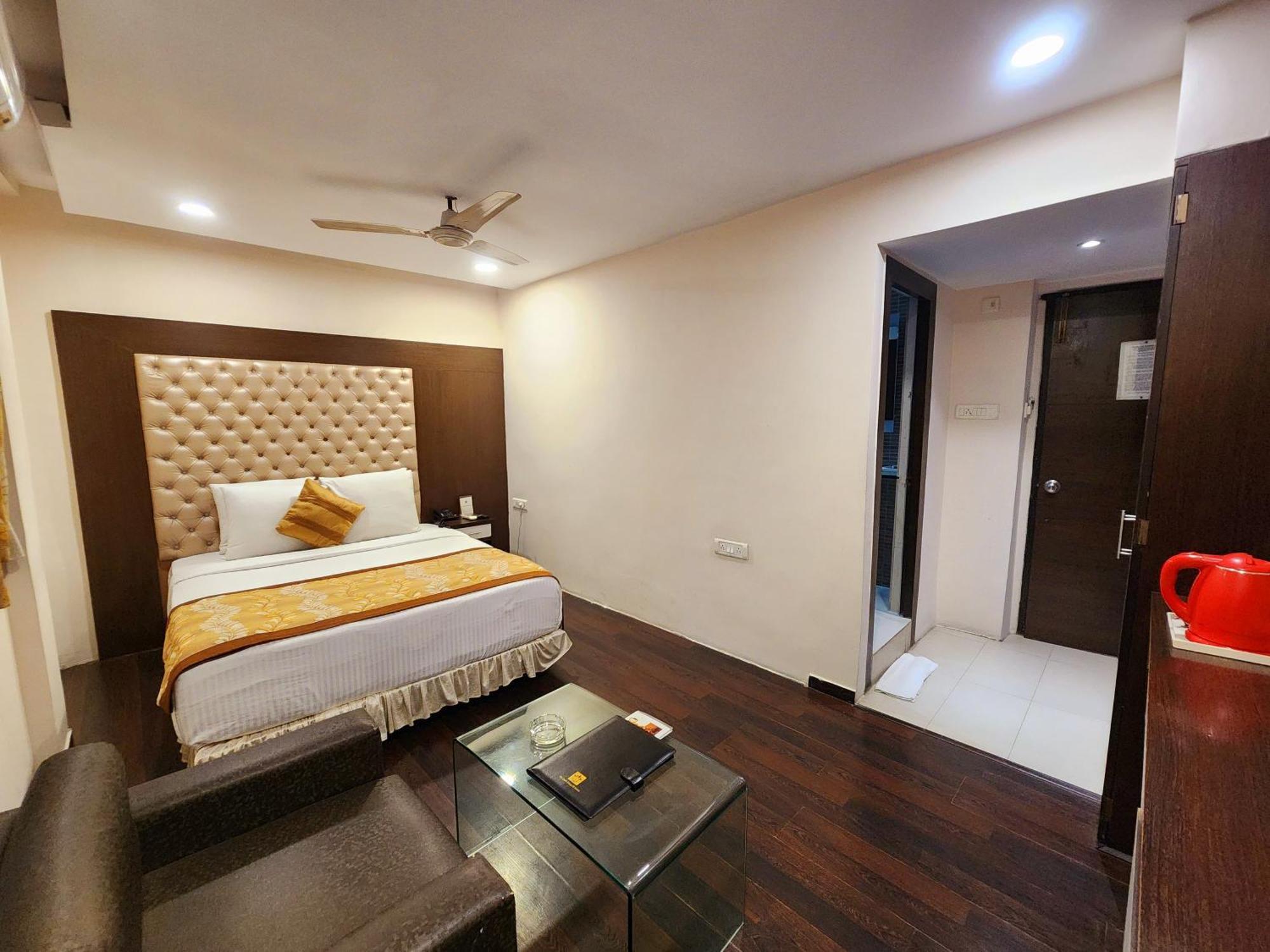 Hotel Lee International Καλκούτα Εξωτερικό φωτογραφία