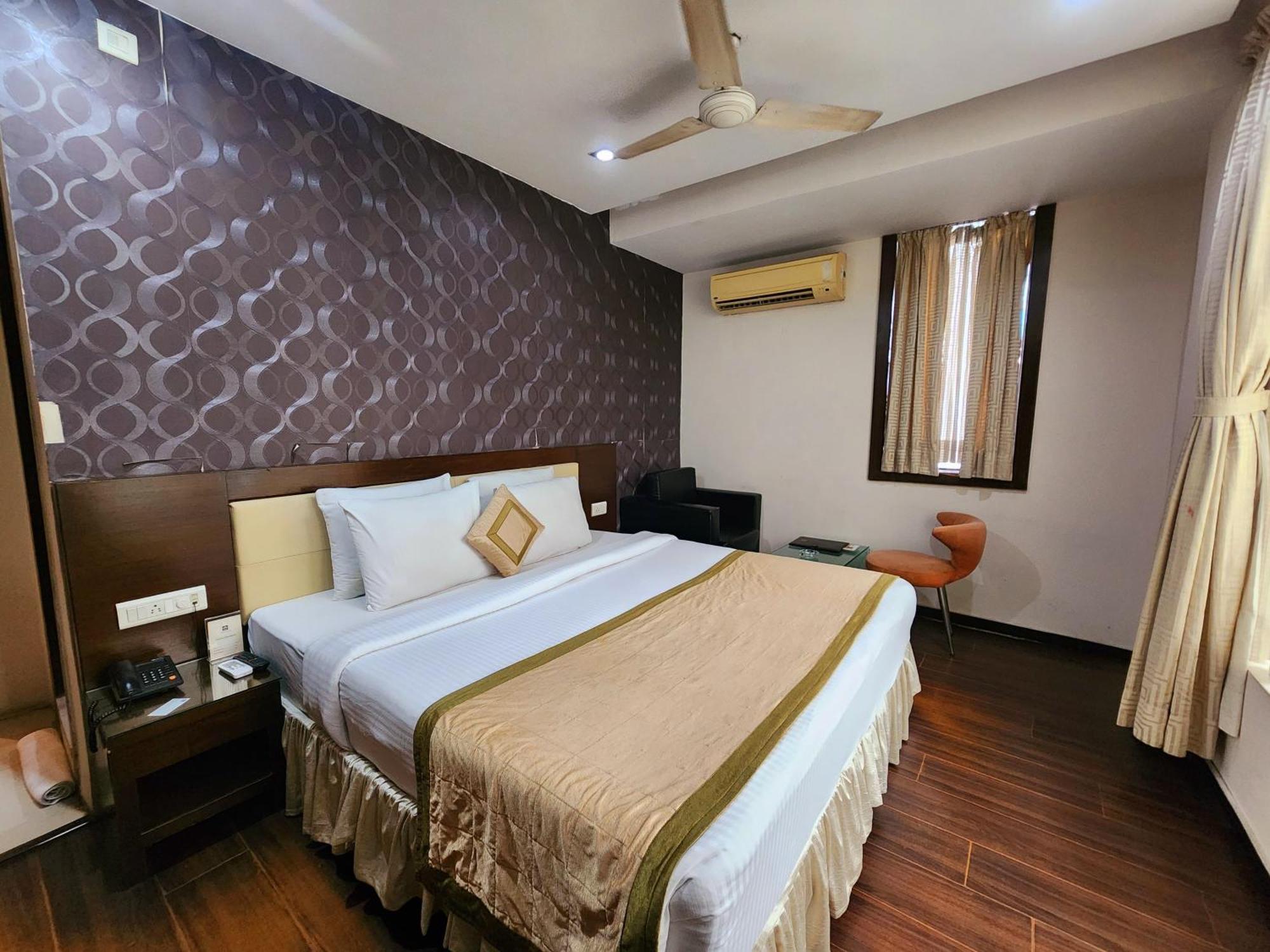 Hotel Lee International Καλκούτα Εξωτερικό φωτογραφία