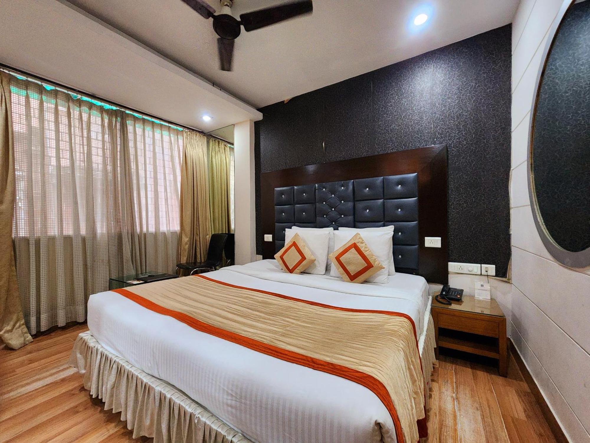 Hotel Lee International Καλκούτα Εξωτερικό φωτογραφία