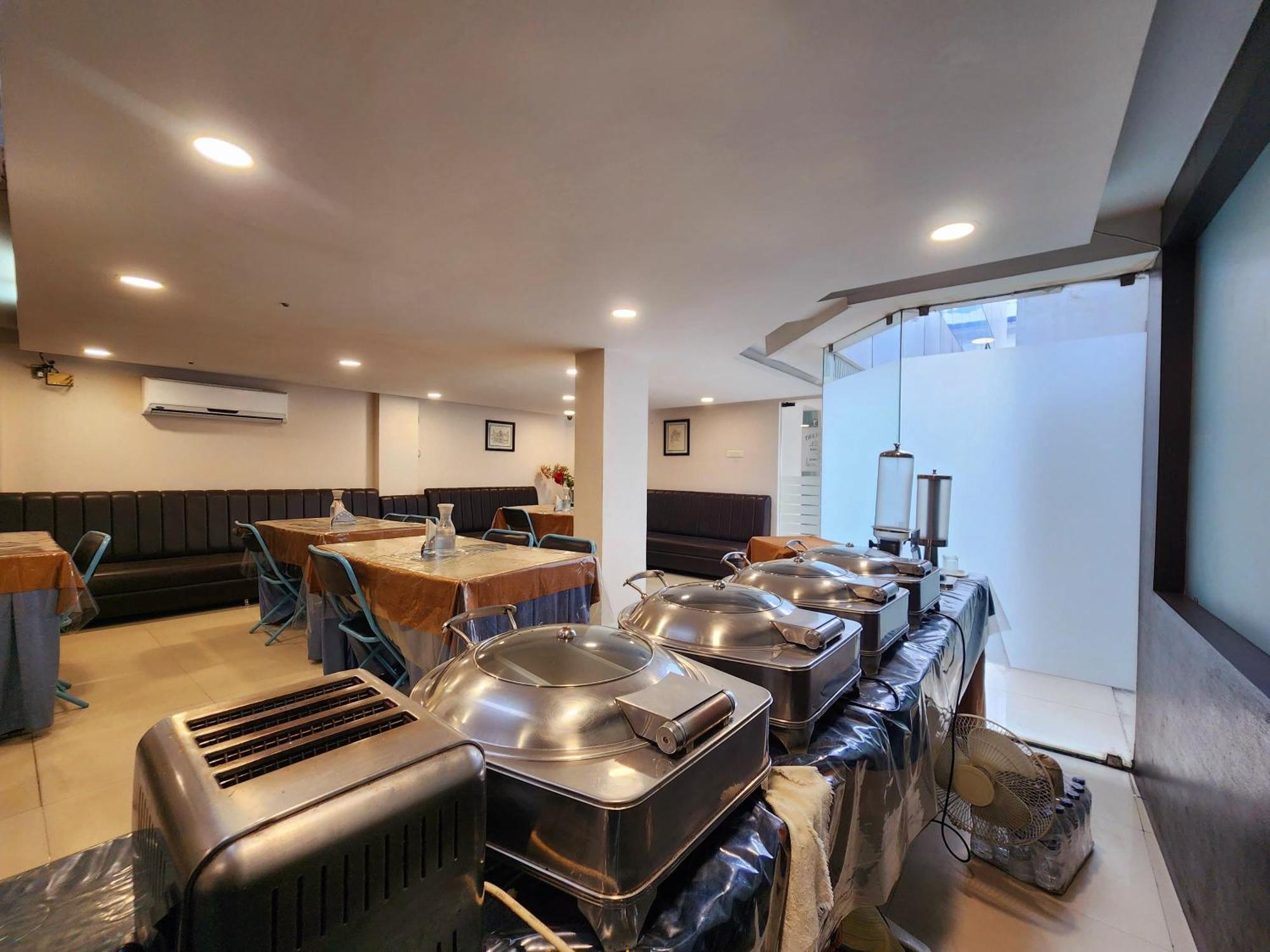 Hotel Lee International Καλκούτα Εξωτερικό φωτογραφία